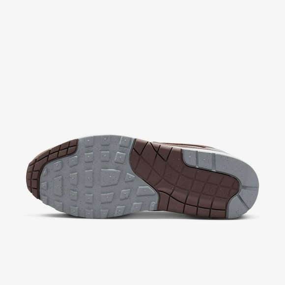 Athletic_Shoes